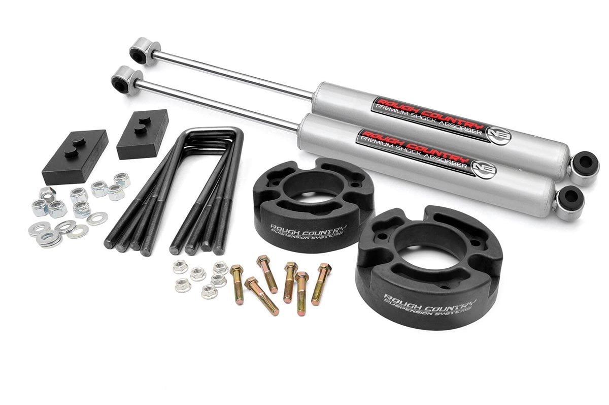Ford F-150 Suspension Lift Kit - Rough Country - Molded - '04-'08
